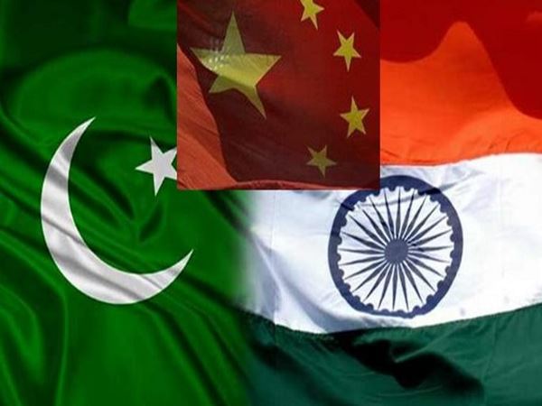 डोकलाम: अब चीन ले रहा है पाकिस्तान का सहारा! बासित ने चीनी राजदूत से की मुलाकात डोकलाम: अब चीन ले रहा है पाकिस्तान का सहारा! बासित ने चीनी राजदूत से की मुलाकात