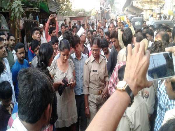 PICs: नशेड़ी जीजा और उसकी सालियों का पुलिस के खिलाफ हाई प्रोफाइल ड्रामा PICs: नशेड़ी जीजा और उसकी सालियों का पुलिस के खिलाफ हाई प्रोफाइल ड्रामा