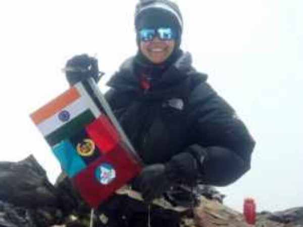 मिर्जापुर की बेटी ने 18000 फीट की ऊंची चोटी पर फहराया तिरंगा मिर्जापुर की बेटी ने 18000 फीट की ऊंची चोटी पर फहराया तिरंगा