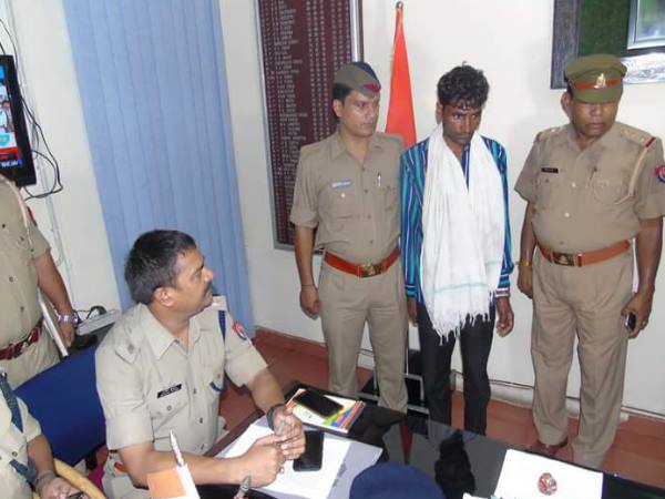 किराएदार को मकान मालकिन ने कहा- अपनी पत्नी को मार दो और मुझसे शादी कर लो... किराएदार को मकान मालकिन ने कहा- अपनी पत्नी को मार दो और मुझसे शादी कर लो...