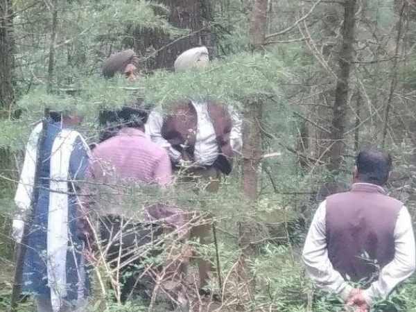 PICs: कोटखाई गैंगरेप जांच में CBI पहुंची गुड़िया के स्कूल, 72 साल बाद प्रशासन ने उठाया ये कदम... PICs: कोटखाई गैंगरेप जांच में CBI पहुंची गुड़िया के स्कूल, 72 साल बाद प्रशासन ने उठाया ये कदम...