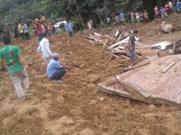 अरुणाचल प्रदेश में भूस्खलन से 14 लोगों के मौत की खबर अरुणाचल प्रदेश में भूस्खलन से 14 लोगों के मौत की खबर