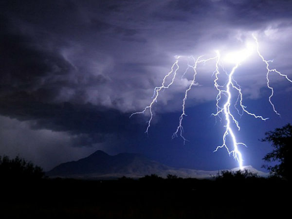 12 killed, 2 injured in Bihar due to lightning,State Govt to give 4 lakh to kin of the deceased people 12 killed, 2 injured in Bihar due to lightning,State Govt to give 4 lakh to kin of the deceased people