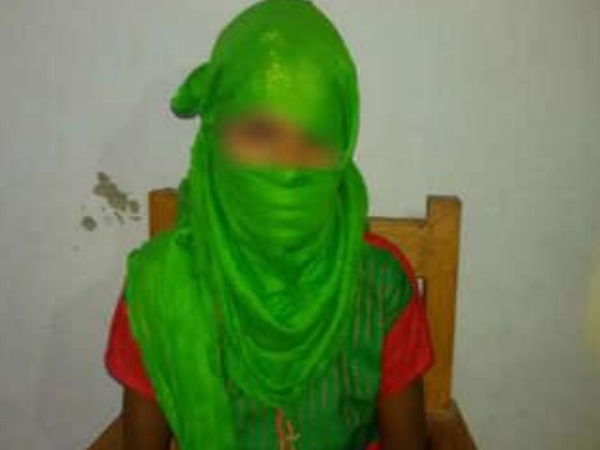 मां को फंसाकर बेटी का किया सौदा, 60 साल के बूढ़े से कराई शादी मां को फंसाकर बेटी का किया सौदा, 60 साल के बूढ़े से कराई शादी