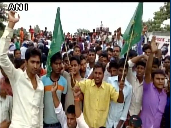 Live: बिहार में फिर से एनडीए की सरकार, आज छठवीं बार सीएम पद की शपथ लेंगे नीतीश कुमार Live: बिहार में फिर से एनडीए की सरकार, आज छठवीं बार सीएम पद की शपथ लेंगे नीतीश कुमार