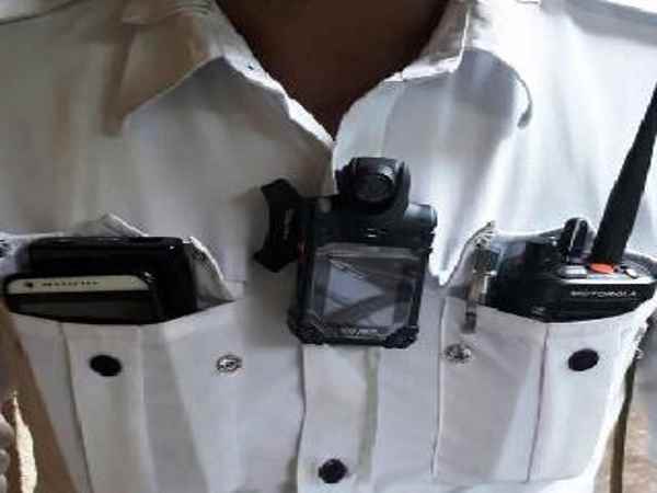कानून तोड़ने वाले सावधान, अब पुलिस के सीने पर लगेंगे CCTV कैमरा कानून तोड़ने वाले सावधान, अब पुलिस के सीने पर लगेंगे CCTV कैमरा