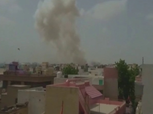 Rajasthan: 5 people died in an explosion in a firecracker factory in Bikaner. Rajasthan: 5 people died in an explosion in a firecracker factory in Bikaner.