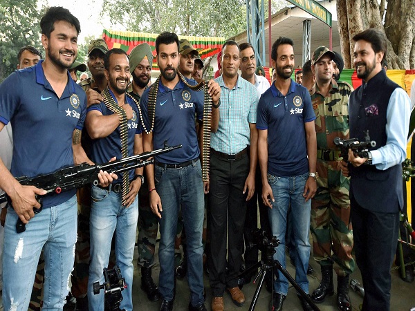 खिलाड़ियों की सैलरी का हुआ खुलासा, ये क्रिकेटर हुए मालामाल खिलाड़ियों की सैलरी का हुआ खुलासा, ये क्रिकेटर हुए मालामाल