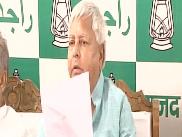 लालू ने बेटे के लिए पार्टी को ताक पर रख दिया