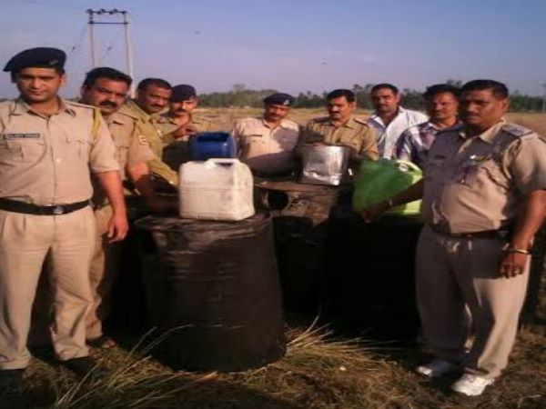 'सिंघम' के ट्रांसफर पर लोगों में मायूसी, उनकी मुहिमों के मुरीद हैं लोग 'सिंघम' के ट्रांसफर पर लोगों में मायूसी, उनकी मुहिमों के मुरीद हैं लोग