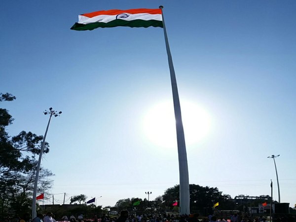 वाघा सीमा पर भारत से ऊंचा झंडा लगाएगा पाकिस्तान, जोरदार है तैयारी वाघा सीमा पर भारत से ऊंचा झंडा लगाएगा पाकिस्तान, जोरदार है तैयारी