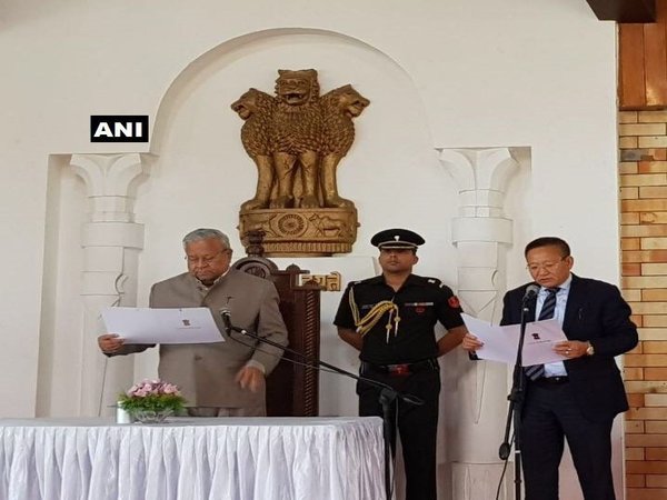 नागालैंड: टी आर जेलियांग ने हासिल किया विश्वासमत, 47 विधायकों का मिला साथ नागालैंड: टी आर जेलियांग ने हासिल किया विश्वासमत, 47 विधायकों का मिला साथ