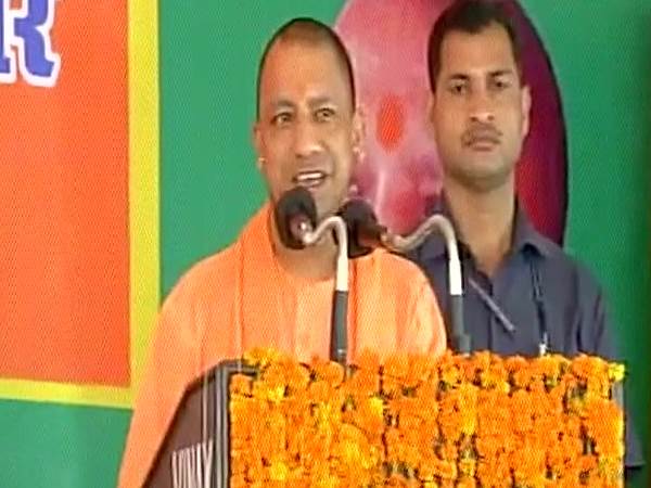 सीएम योगी का बड़ा बयान- बातचीत से सुलझे राम मंदिर मुद्दा सीएम योगी का बड़ा बयान- बातचीत से सुलझे राम मंदिर मुद्दा