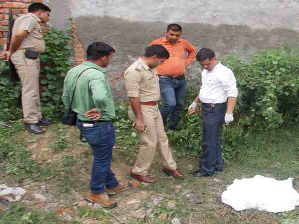 खोजी कुत्तों ने की मदद