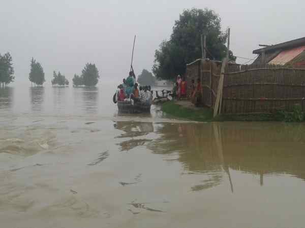जिलाधिकारी ने किया दौरा