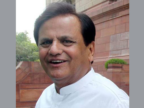 अहमद पटेल की हार बहुत नुकसान करती