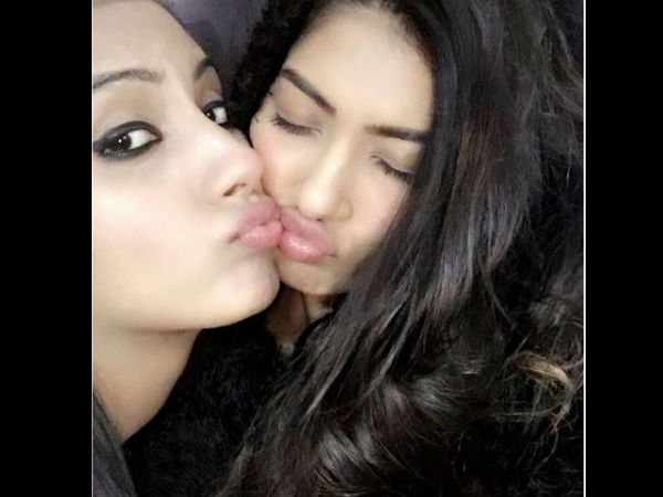 Yeh Hai Mohabbatein’s Aliya aka Actress Krishna Mukherjee Called ‘Lesbian’ by Online Trolls on Her Picture with Sister Yeh Hai Mohabbatein’s Aliya aka Actress Krishna Mukherjee Called ‘Lesbian’ by Online Trolls on Her Picture with Sister