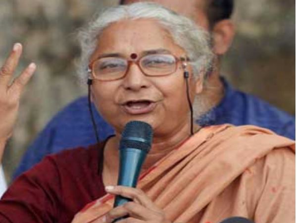 विस्थापितों को मिलने जा रही मेधा पाटकर धार में गिरफ्तार विस्थापितों को मिलने जा रही मेधा पाटकर धार में गिरफ्तार