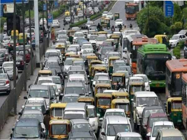 दिल्ली में पार्किंग चार्ज- 1 घंटे का 1000 रुपये दिल्ली में पार्किंग चार्ज- 1 घंटे का 1000 रुपये
