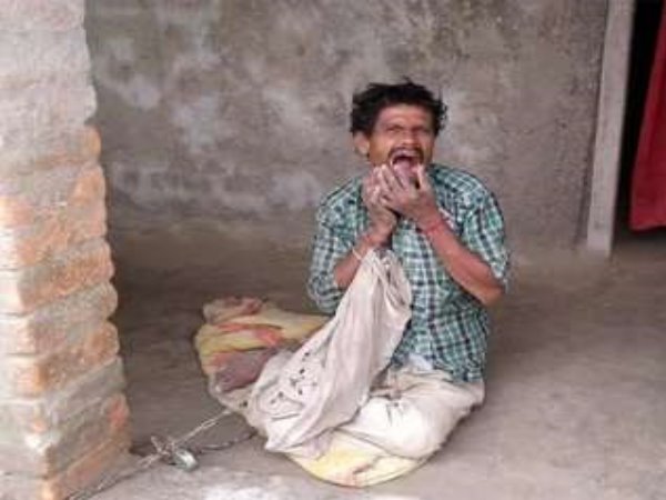 महिला ने अपने ही सुहाग को जंजीरों में जकड़ा, रुला देगी ये मजबूरी! महिला ने अपने ही सुहाग को जंजीरों में जकड़ा, रुला देगी ये मजबूरी!
