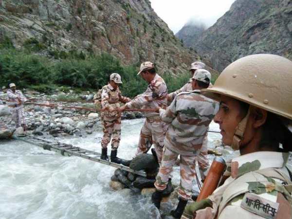 हिमाचल प्रदेश से सटी सीमा पर भी चीन की टेढ़ी नजर, गांव वालों ने देखा हेलीकॉप्टर हिमाचल प्रदेश से सटी सीमा पर भी चीन की टेढ़ी नजर, गांव वालों ने देखा हेलीकॉप्टर