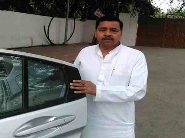 सपा के पूर्व विधायक ने हड़पे 95 लाख रुपये, पुलिस ने किया गिरफ्तार सपा के पूर्व विधायक ने हड़पे 95 लाख रुपये, पुलिस ने किया गिरफ्तार