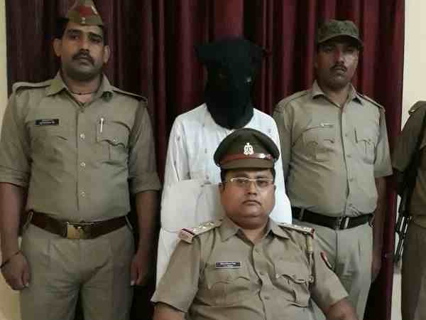 3 साल की लड़की का तांत्रिक ने किया रेप, कहा- मैं तो शक्तियां चेक कर रहा था 3 साल की लड़की का तांत्रिक ने किया रेप, कहा- मैं तो शक्तियां चेक कर रहा था