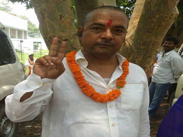 मॉर्निंग वॉक पर निकले लालू के करीबी RJD नेता की गोली मारकर हत्या मॉर्निंग वॉक पर निकले लालू के करीबी RJD नेता की गोली मारकर हत्या