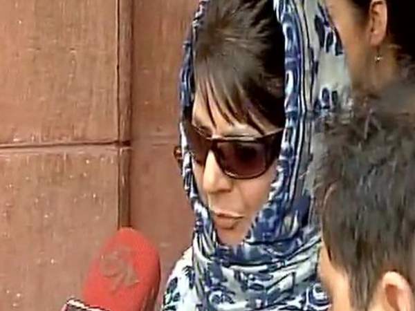 jammu kashmir cm Mehbooba Mufti meets Pm narendra modi over Article 370 jammu kashmir cm Mehbooba Mufti meets Pm narendra modi over Article 370