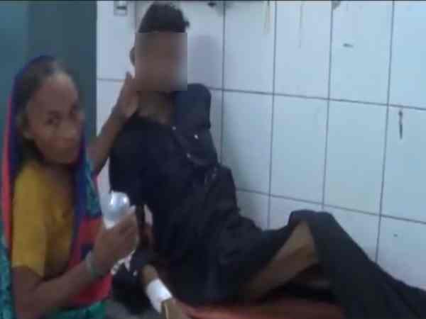 अस्पताल की नहीं दे पाया फीस, डॉक्टर ने मरीज का पार्इवेट पार्ट खराब कर दिया अस्पताल की नहीं दे पाया फीस, डॉक्टर ने मरीज का पार्इवेट पार्ट खराब कर दिया