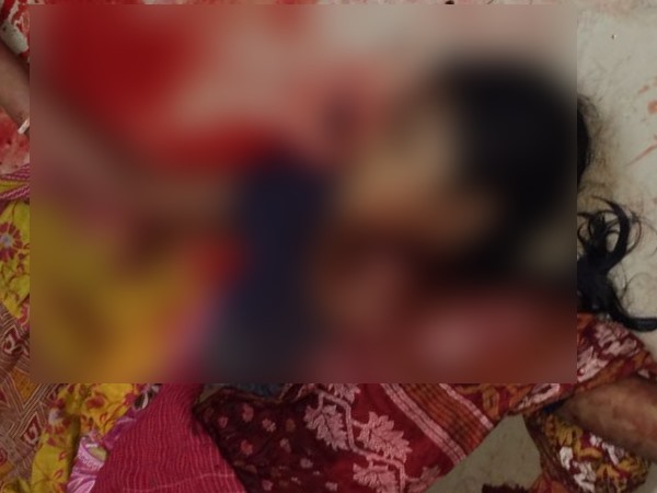 दूसरी बार भी गर्भ ठहरने पर हुआ वही! उसने काट लिया अपना गला दूसरी बार भी गर्भ ठहरने पर हुआ वही! उसने काट लिया अपना गला