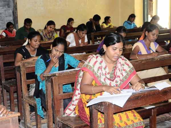 सुप्रीम कोर्ट का आदेश, NEET 2018 में सभी भाषाओं में एक समान हो प्रश्नपत्र सुप्रीम कोर्ट का आदेश, NEET 2018 में सभी भाषाओं में एक समान हो प्रश्नपत्र