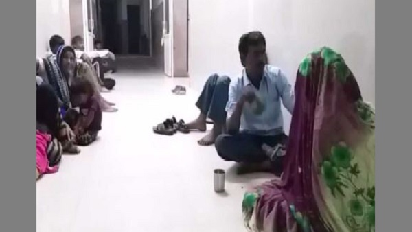 After the snake bite, the woman came to the hospital for treatment