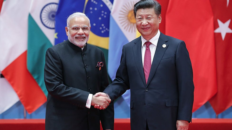 मोदी और चीनी राष्ट्रपति मोदी और चीनी राष्ट्रपति