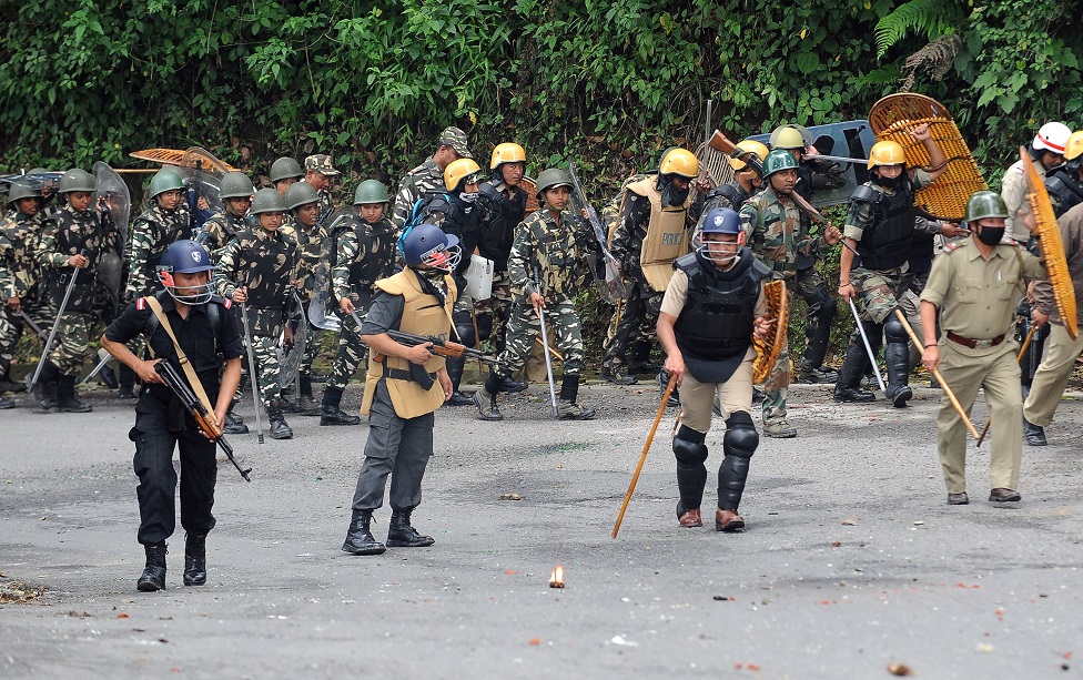 पश्चिम बंगाल पुलिस (फ़ाइल फ़ोटो) पश्चिम बंगाल पुलिस (फ़ाइल फ़ोटो)