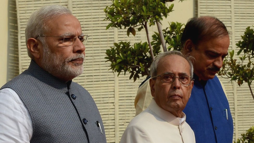 मोदी और प्रणब मुखर्जी मोदी और प्रणब मुखर्जी
