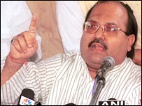 अमर सिंह और अहमद पटेल को क्लीन चीट अमर सिंह और अहमद पटेल को क्लीन चीट