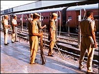 रेलवे बनाएगा विशेष कमांडो दल रेलवे बनाएगा विशेष कमांडो दल