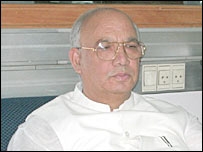 'राजनीतिक आका न बनें गोपालस्वामी' 'राजनीतिक आका न बनें गोपालस्वामी'