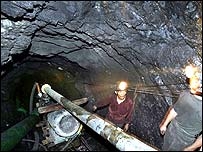 चीनी कोयला खदान में विस्फोट, 73 मरे चीनी कोयला खदान में विस्फोट, 73 मरे