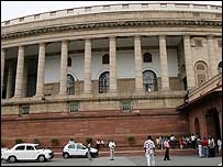 अंतिम दिन सरकार ने गिनाईं उपलब्धियाँ अंतिम दिन सरकार ने गिनाईं उपलब्धियाँ