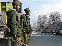 सोपोर में कर्फ़्यू, जांच के आदेश सोपोर में कर्फ़्यू, जांच के आदेश