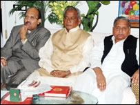 'हिंदू-मुसलमान के बीच नफ़रत की वजह राजनीतिक स्वार्थ' 'हिंदू-मुसलमान के बीच नफ़रत की वजह राजनीतिक स्वार्थ'