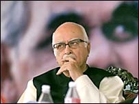 'मनमोहन की नहीं सोनिया की सरकार' 'मनमोहन की नहीं सोनिया की सरकार'