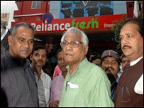 फ़र्नांडीस, दिग्विजय चुनाव लड़ने पर अड़े फ़र्नांडीस, दिग्विजय चुनाव लड़ने पर अड़े