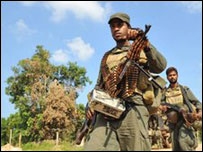 श्रीलंका में बम हमला, अनेक मरे श्रीलंका में बम हमला, अनेक मरे