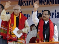 मनमोहन लोक सभा चुनाव लड़ें: आडवाणी मनमोहन लोक सभा चुनाव लड़ें: आडवाणी
