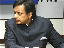शशि थरूर के बयान से बवाल शशि थरूर के बयान से बवाल