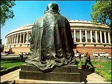 दंतेवाड़ा पर संसद में भारी हंगामा दंतेवाड़ा पर संसद में भारी हंगामा