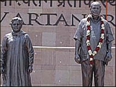 मायावती-राज्यपाल में टकराव तय मायावती-राज्यपाल में टकराव तय